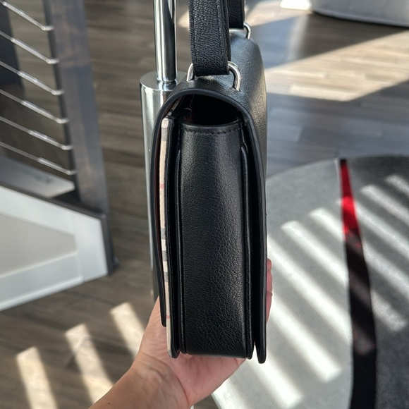 Burberry handbag - Picture 6 of 11